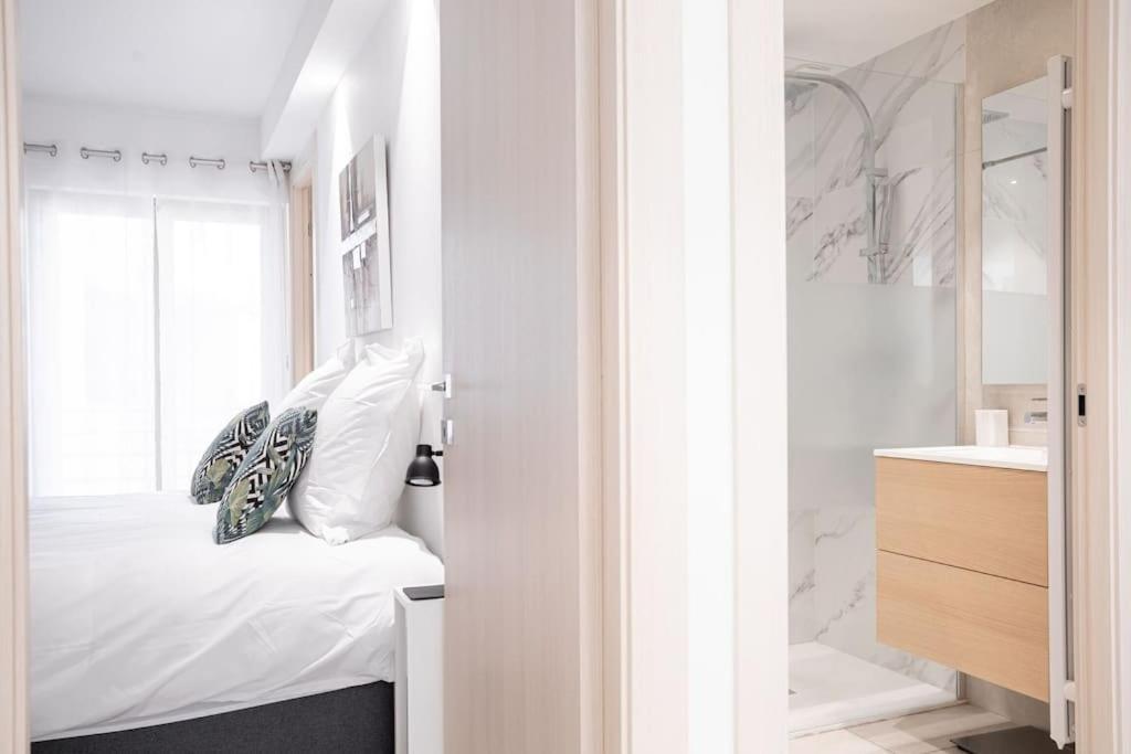 Amazing With Private Terrace & Full Air Conditioning - Walk To The Beach, La Croisette! - Latour Maubourg 18 By Halldis Appartement
