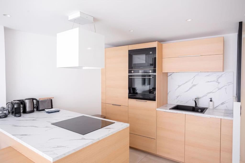 Amazing With Private Terrace & Full Air Conditioning - Walk To The Beach, La Croisette! - Latour Maubourg 18 By Halldis * Cannes